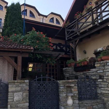 Апартаменты В Старом Городе Kamianets-Podilskyi Exterior photo
