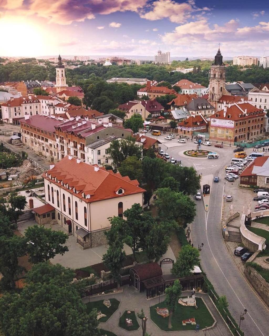 Апартаменты В Старом Городе Kamianets-Podilskyi Exterior photo